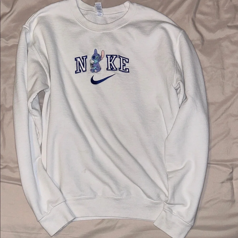 Nike White Crewneck Sweatshirt with Blue Stitch and Navy Swoosh - Picture 2 of 4